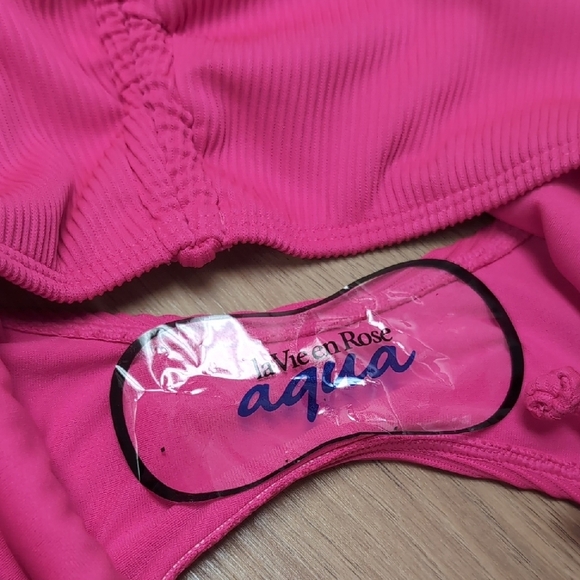 NWT La Vie en Rose Vibrant Pink Bikini Bottom. Size Medium - Picture 4 of 4